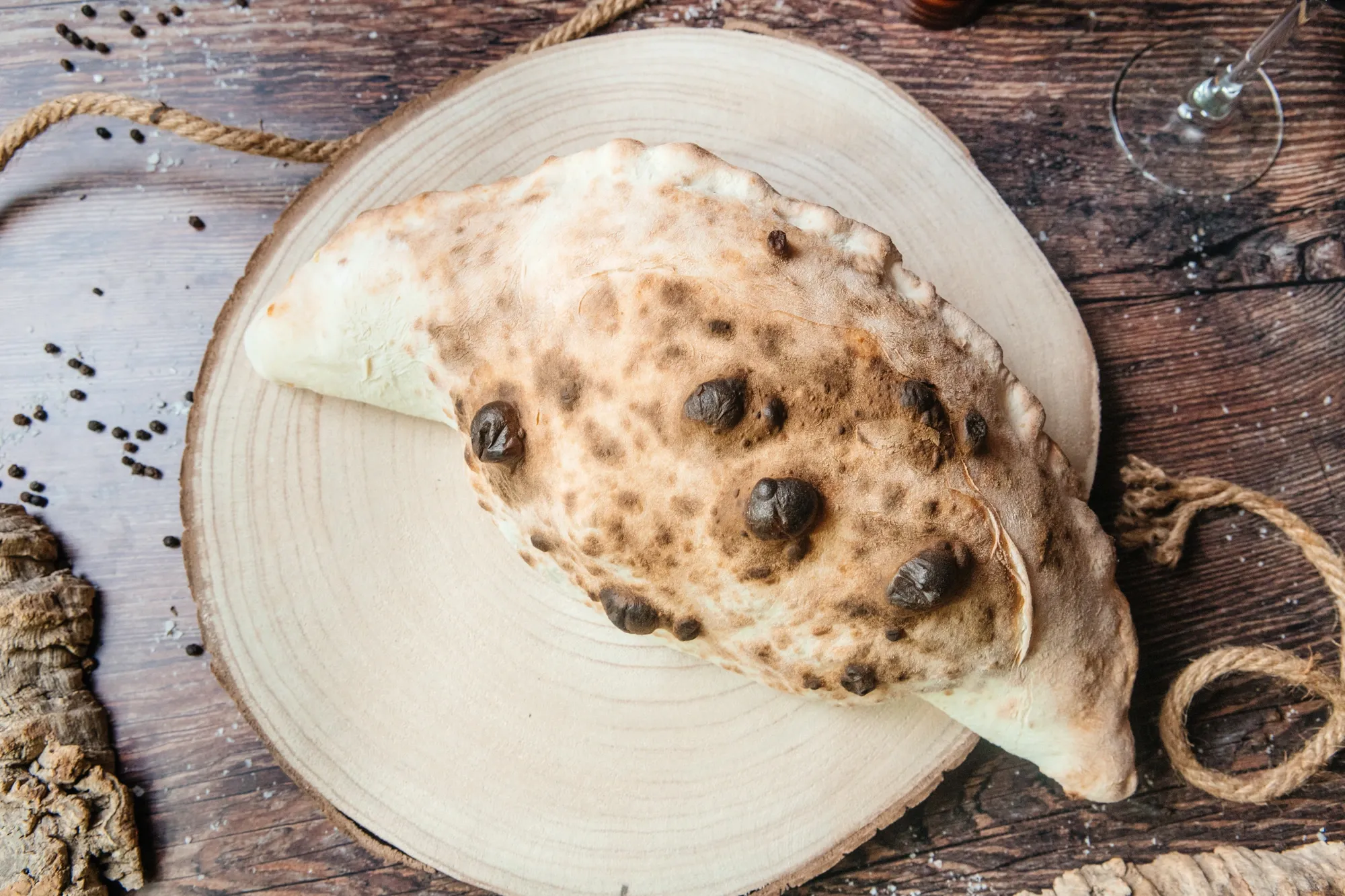 Calzone: la pizza sorpresa que viajó de Nápoles al mundo